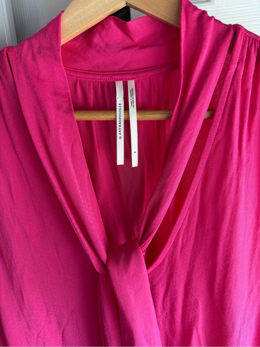 Anthropologie Tie-Neck Sleeves Blouse 
Fuchsia Pink Women’s Size: S - Picture 6 of 9